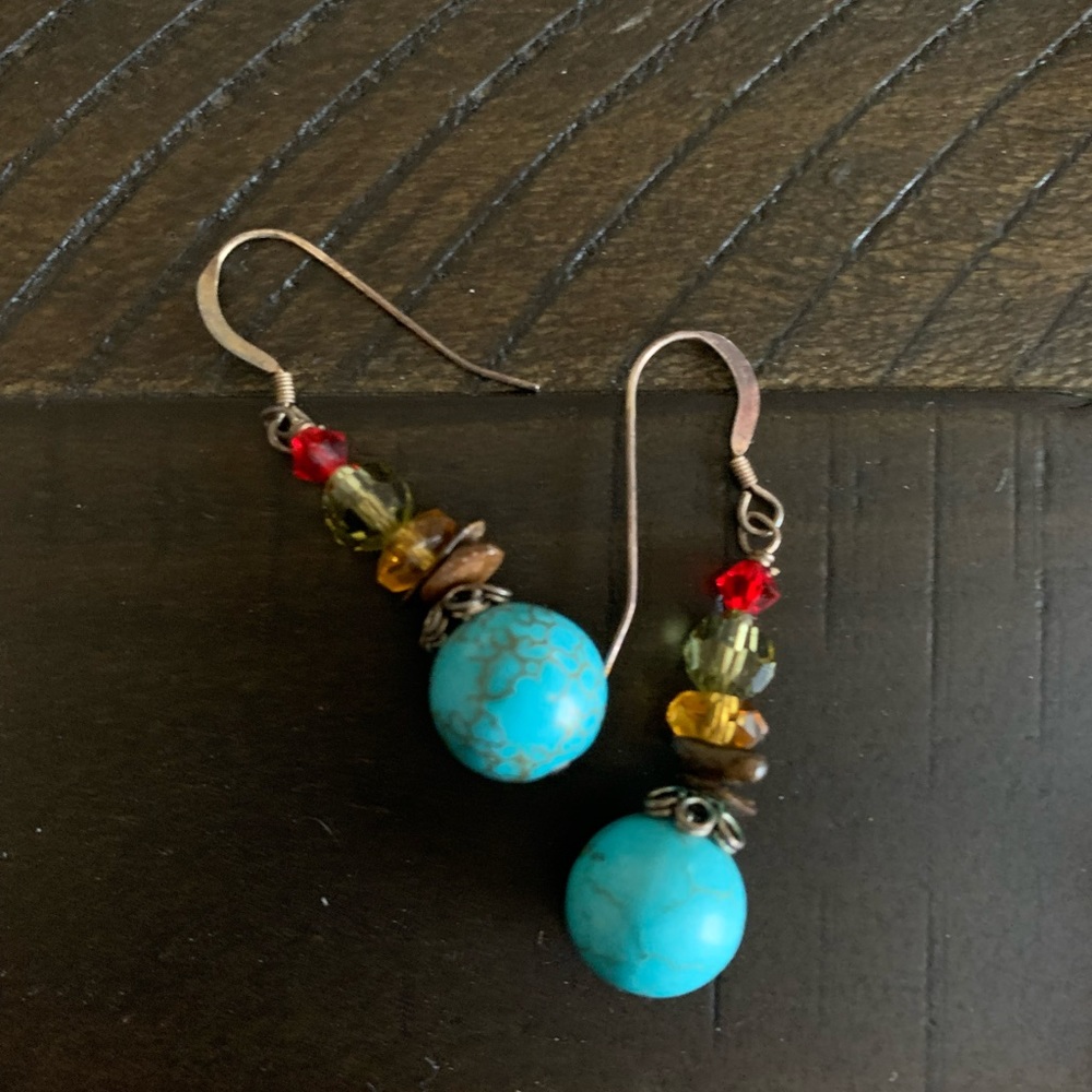 Turquoise beaded necklace and earring set - Picture 3 of 5